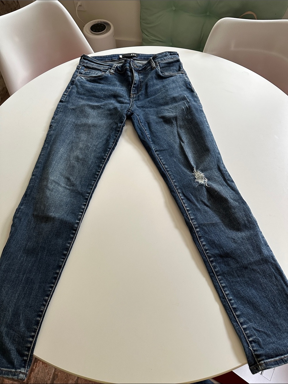 Kut from the Kloth Indigo Skinny Jeans with distressed Rip